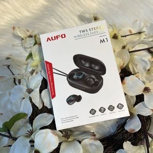 New Tws Stereo Wireless Earbuds